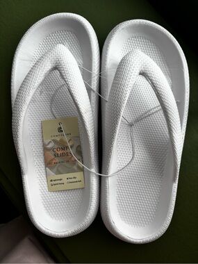 Soft Sole Flip Flop Slides-Size 7/8
